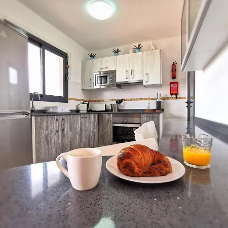 Zinnia * Playa Blanca (Lanzarote)